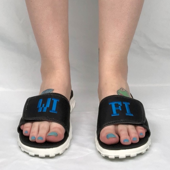 YRU * Wi Fi Nile Slides * cute Black Sandals * NEW - Picture 3 of 8